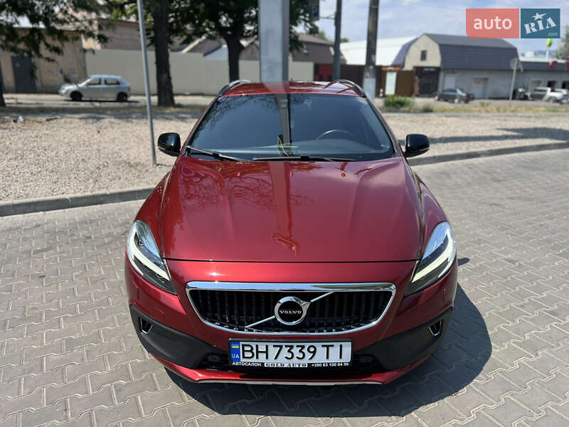 Volvo V40 Cross Country 2016