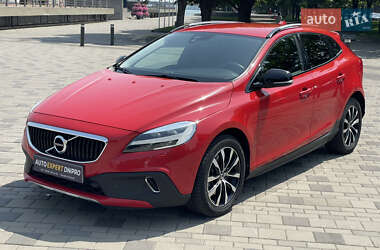 Хетчбек Volvo V40 Cross Country 2018 в Дніпрі