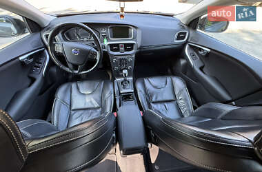 Хэтчбек Volvo V40 Cross Country 2014 в 