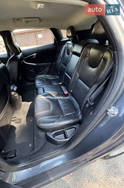 Хэтчбек Volvo V40 Cross Country 2014 в 