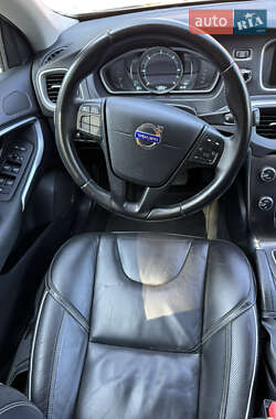 Хэтчбек Volvo V40 Cross Country 2014 в 
