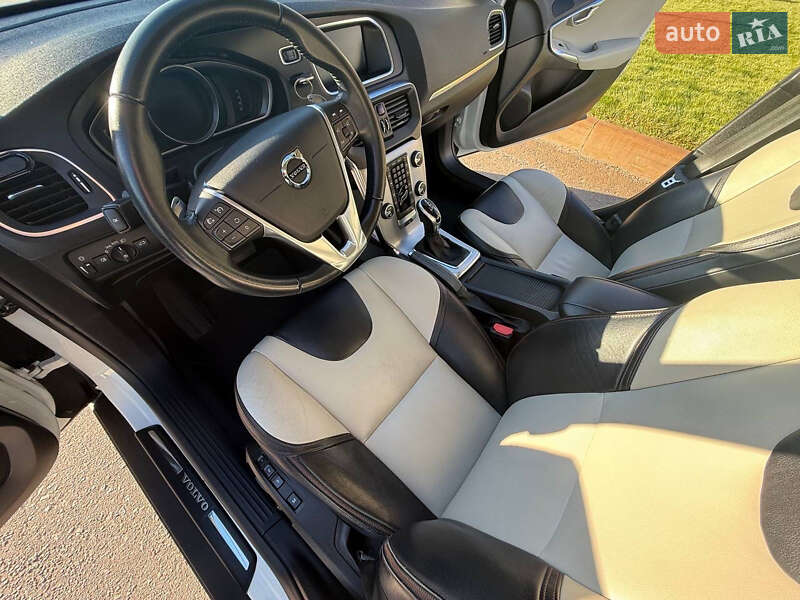 Хетчбек Volvo V40 Cross Country 2016 в Василькові фото 28 Хетчбек Volvo V40 Cross Country 2016 в Василькові