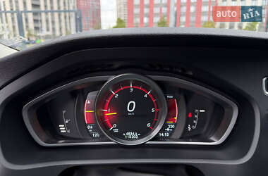 Хэтчбек Volvo V40 Cross Country 2014 в 