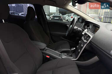 Хэтчбек Volvo V40 Cross Country 2014 в 