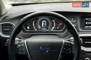 Хэтчбек Volvo V40 Cross Country 2014 в 