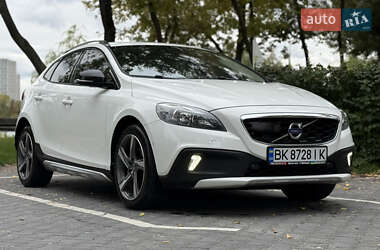 Хэтчбек Volvo V40 Cross Country 2012 в 