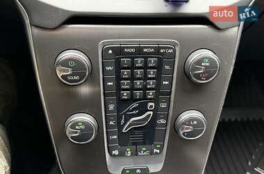 Хэтчбек Volvo V40 Cross Country 2012 в 