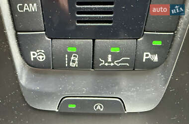Хэтчбек Volvo V40 Cross Country 2012 в 