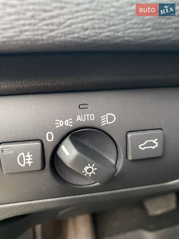 Хетчбек Volvo V40 Cross Country 2019 в Києві фото 17 Хетчбек Volvo V40 Cross Country 2019 в Києві