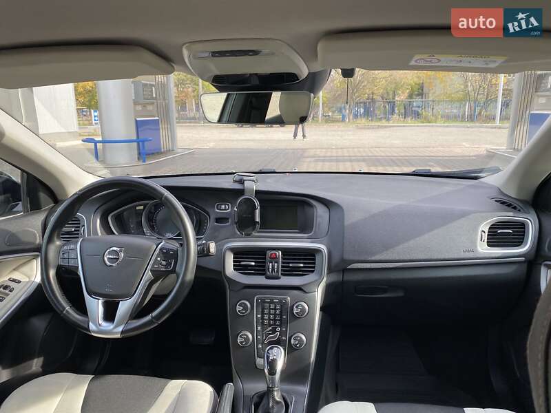 Хэтчбек Volvo V40 Cross Country 2017 в Николаеве фото 34 Хэтчбек Volvo V40 Cross Country 2017 в Николаеве