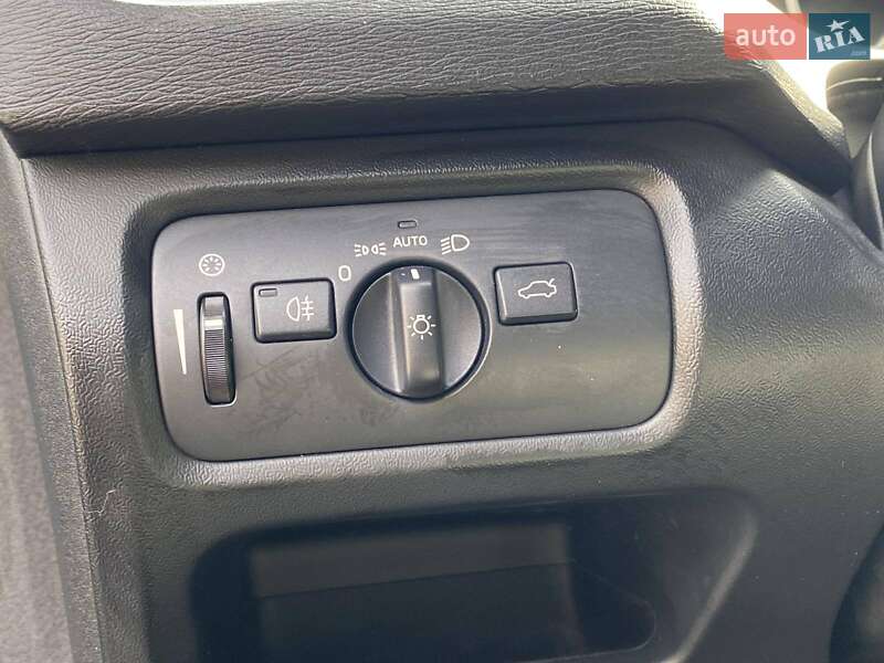 Хэтчбек Volvo V40 Cross Country 2017 в Николаеве фото 39 Хэтчбек Volvo V40 Cross Country 2017 в Николаеве