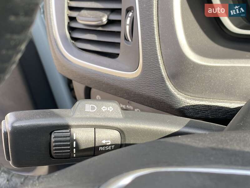 Хэтчбек Volvo V40 Cross Country 2017 в Николаеве фото 44 Хэтчбек Volvo V40 Cross Country 2017 в Николаеве