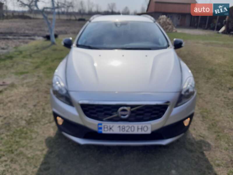 Хетчбек Volvo V40 Cross Country 2015 в Зарічному фото 2 Хетчбек Volvo V40 Cross Country 2015 в Зарічному
