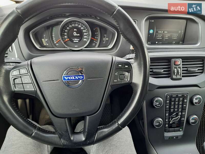Хетчбек Volvo V40 Cross Country 2015 в Зарічному фото 16 Хетчбек Volvo V40 Cross Country 2015 в Зарічному