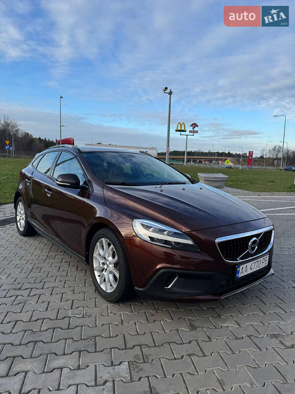 Volvo V40 Cross Country 2016