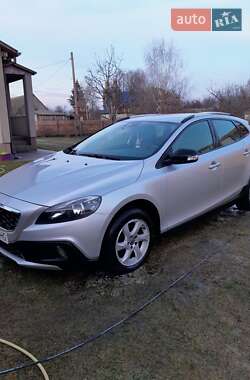 Хетчбек Volvo V40 Cross Country 2015 в Зарічному