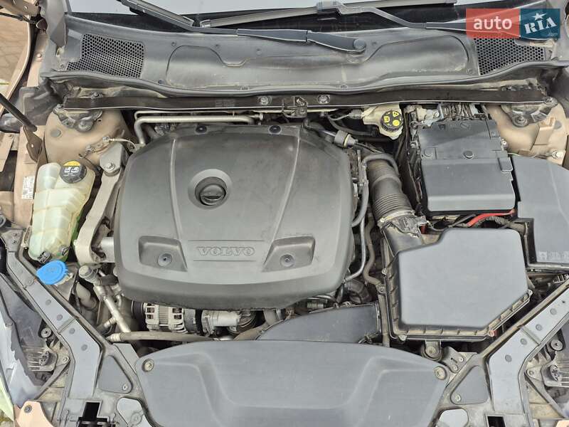 Хэтчбек Volvo V40 Cross Country 2017 в Нетешине