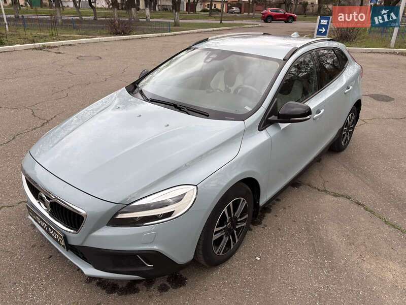 Хетчбек Volvo V40 Cross Country 2017 в Миколаєві