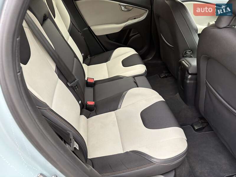 Хетчбек Volvo V40 Cross Country 2017 в Миколаєві