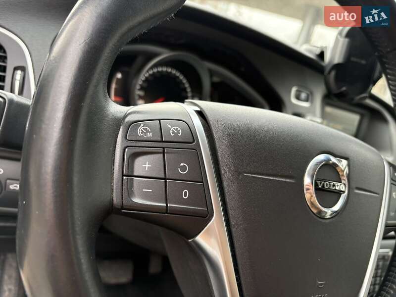 Хетчбек Volvo V40 Cross Country 2017 в Миколаєві