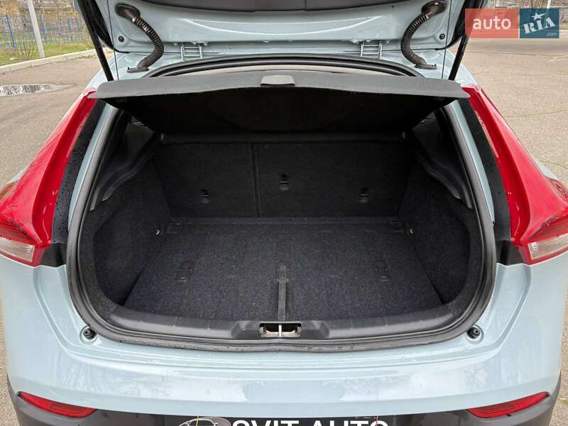 Хетчбек Volvo V40 Cross Country 2017 в Миколаєві