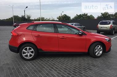 Хэтчбек Volvo V40 2015 в Днепре