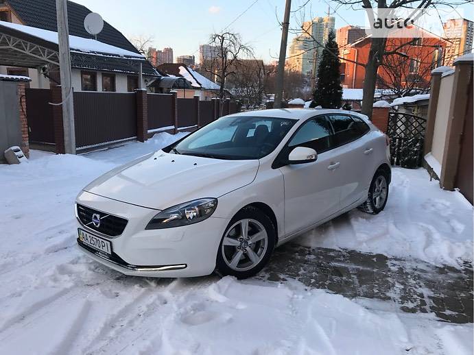 Хэтчбек Volvo V40 2014 в Киеве