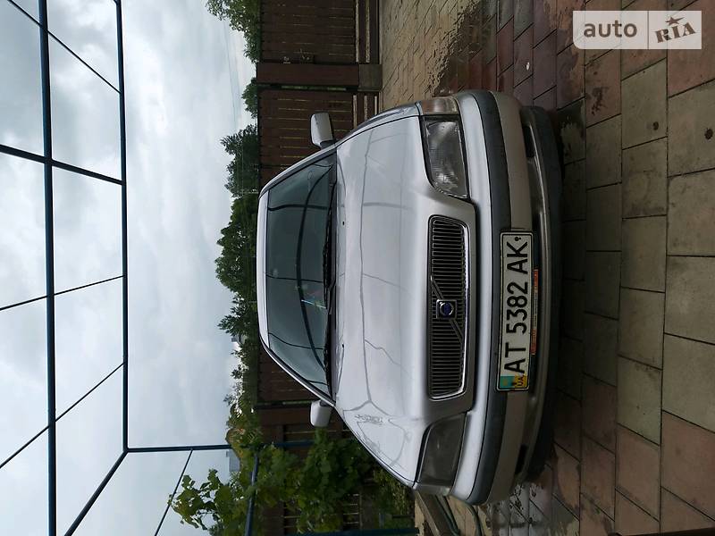 Volvo V40 1999 року