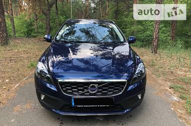 Хэтчбек Volvo V40 2016 в Киеве