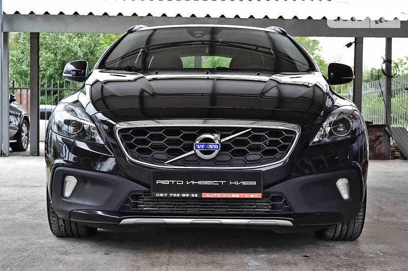 Хэтчбек Volvo V40 2016 в Киеве