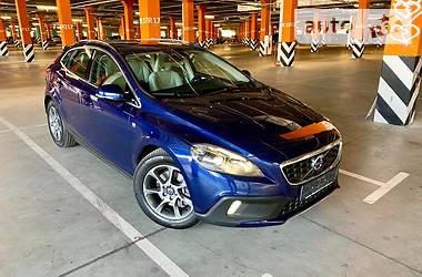 Хэтчбек Volvo V40 2016 в Киеве