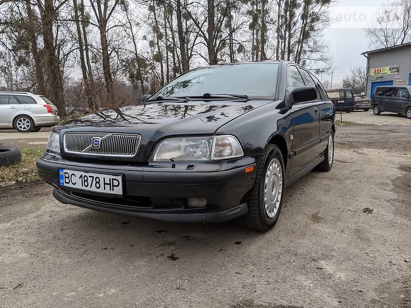 Універсал Volvo V40 1997 в Львові