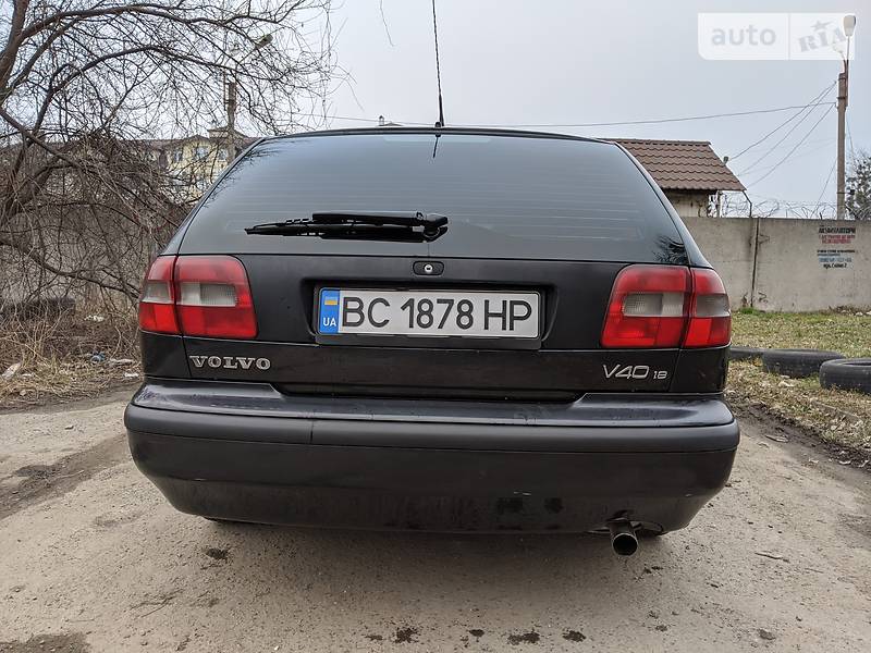 Універсал Volvo V40 1997 в Львові