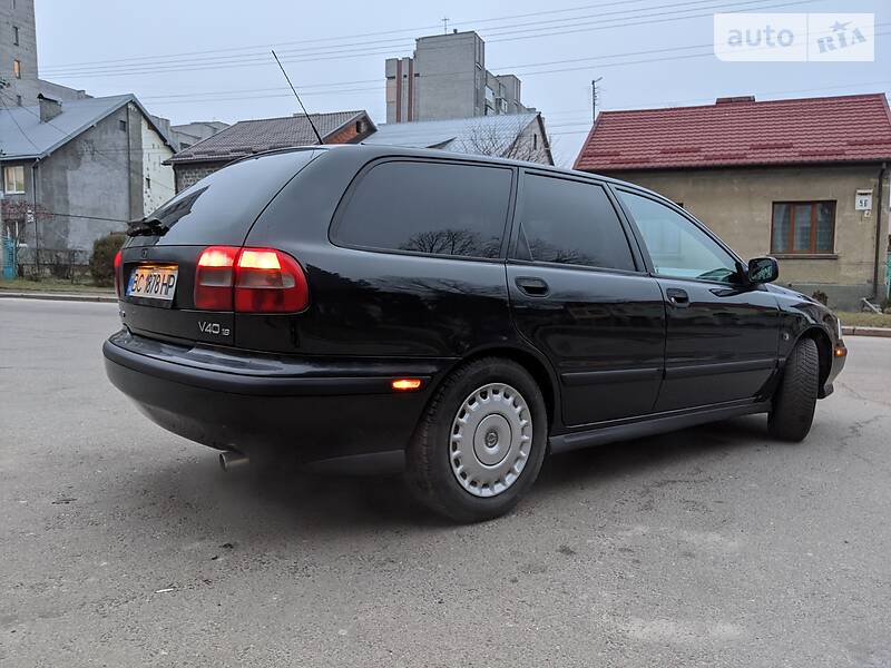 Універсал Volvo V40 1997 в Львові