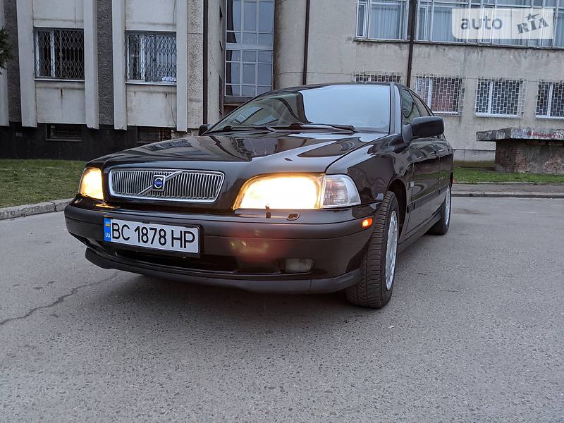 Універсал Volvo V40 1997 в Львові