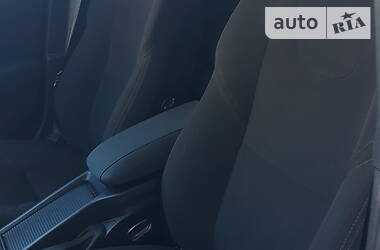 Хетчбек Volvo V40 2015 в 