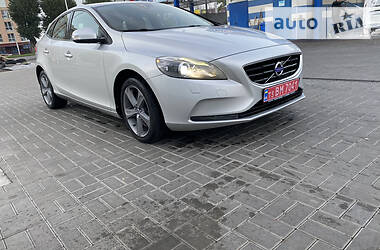 Хэтчбек Volvo V40 2012 в Киеве