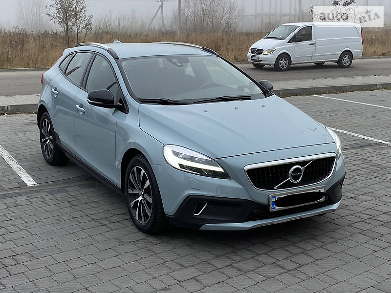 Хэтчбек Volvo V40 2018 в Львове