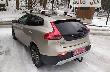 Хэтчбек Volvo V40 2016 в Львове