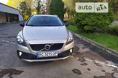 Хэтчбек Volvo V40 2016 в Львове