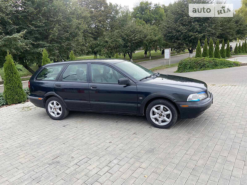 Volvo V40