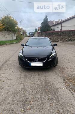 Хэтчбек Volvo V40 2015 в Днепре