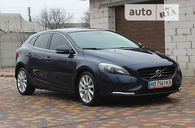 Хэтчбек Volvo V40 2015 в 
