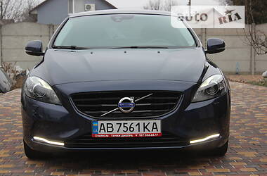 Хэтчбек Volvo V40 2015 в 