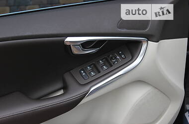 Хэтчбек Volvo V40 2015 в 