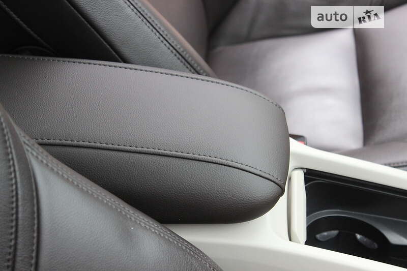 Хетчбек Volvo V40 2015 в Дніпрі фото 41 Хетчбек Volvo V40 2015 в Дніпрі