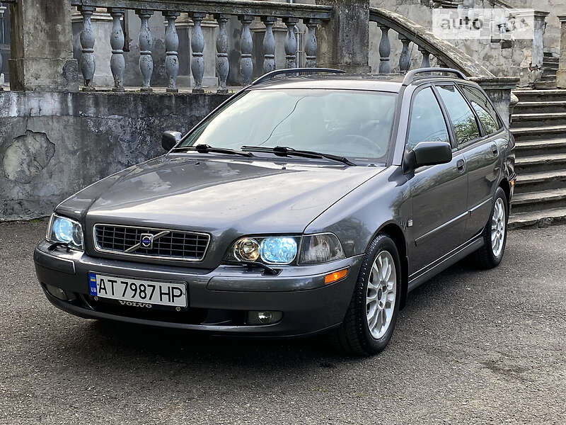 Универсал Volvo V40 2004 в Калуше