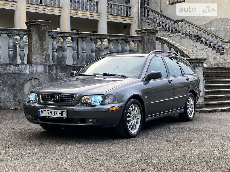 Универсал Volvo V40 2004 в Калуше