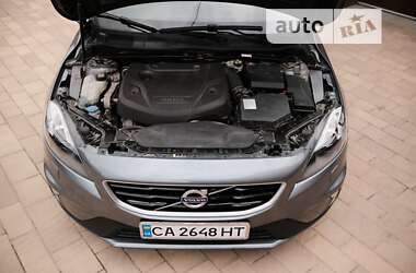 Хэтчбек Volvo V40 2015 в Киеве