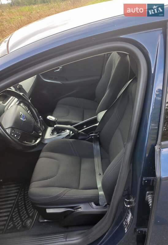 Хэтчбек Volvo V40 2013 в Стрые